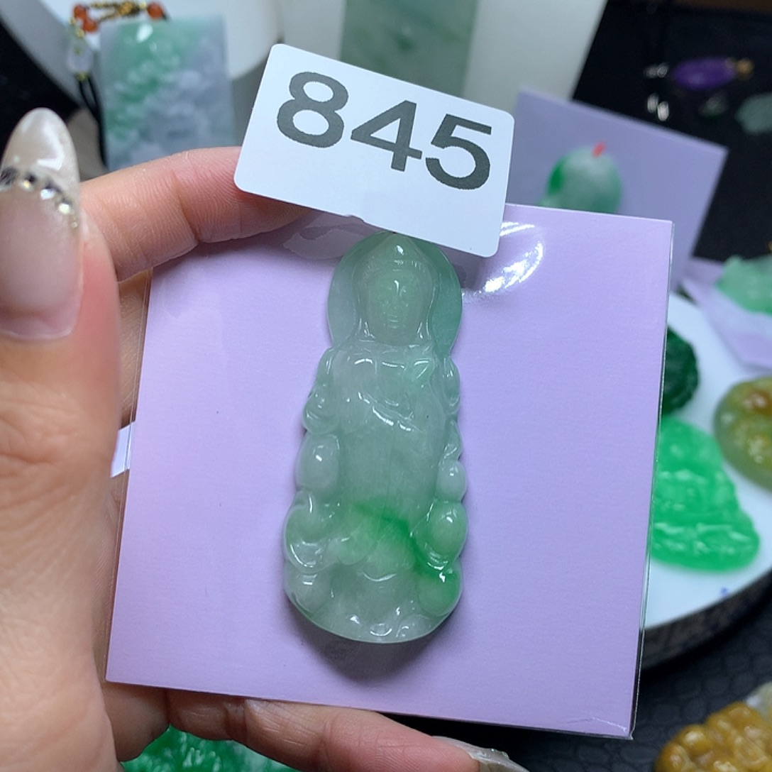 翡翠吊坠(赠链)未镶嵌