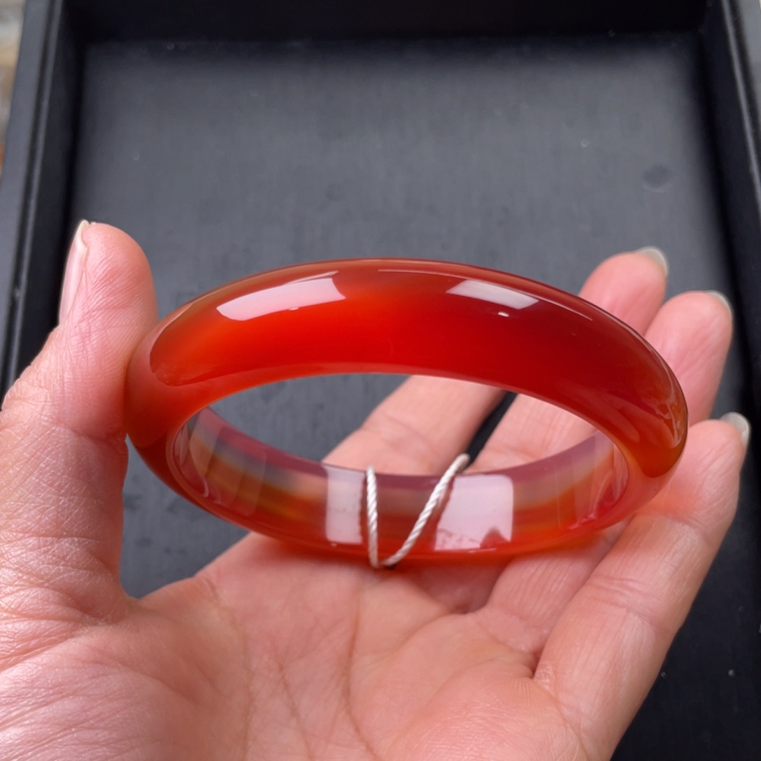 玛瑙/玉髓手镯未镶嵌60圈口