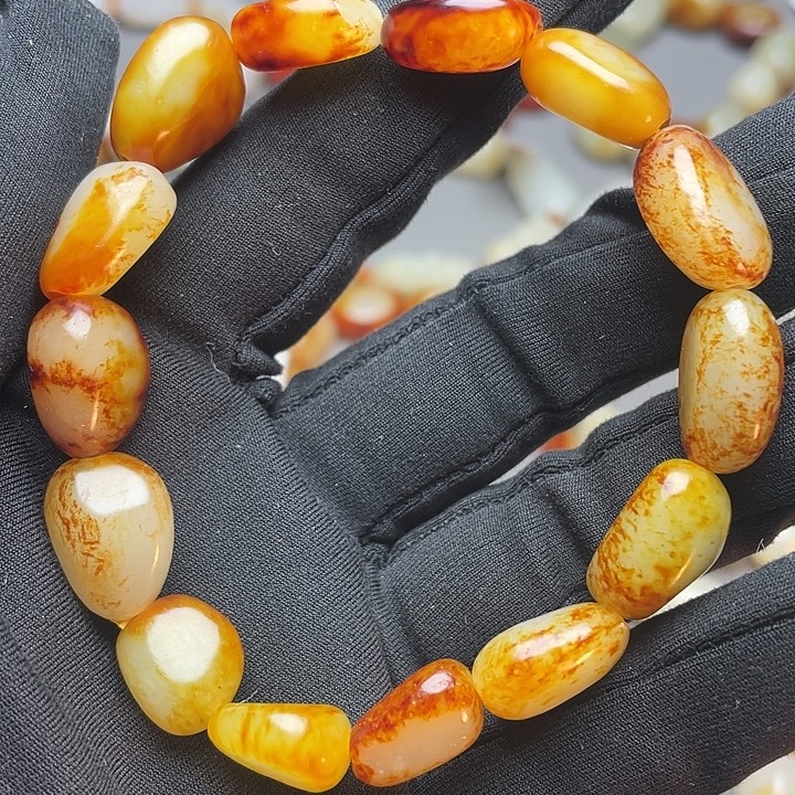 和田玉未镶嵌手链