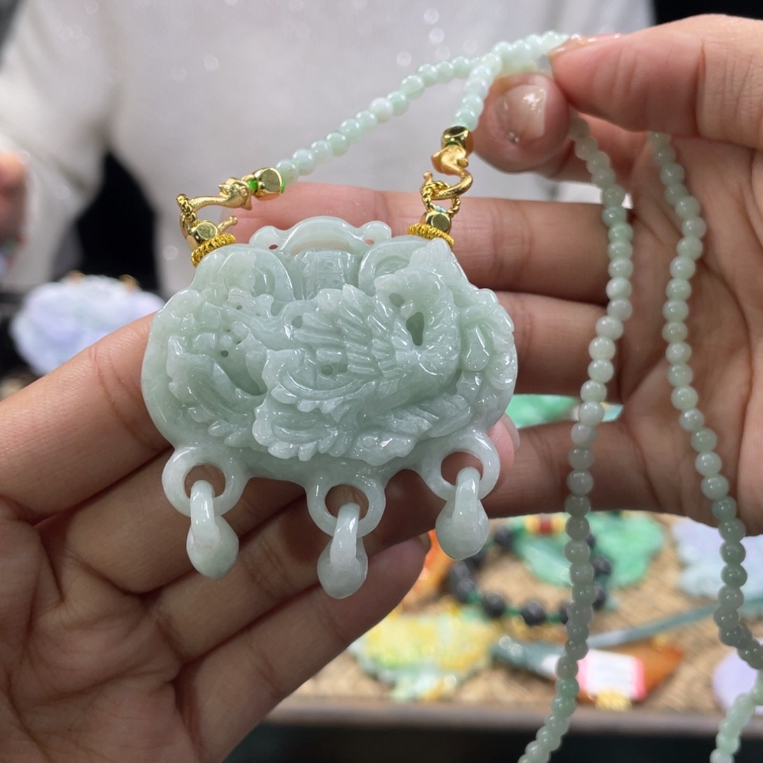 翡翠颈饰未镶嵌代编织