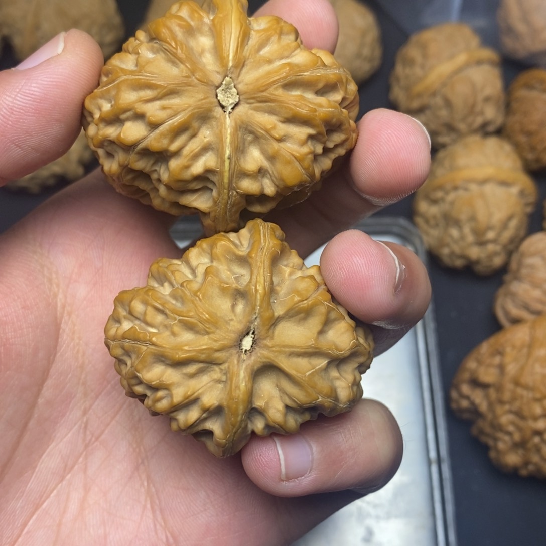 吊坠文玩核桃?红锦鲤