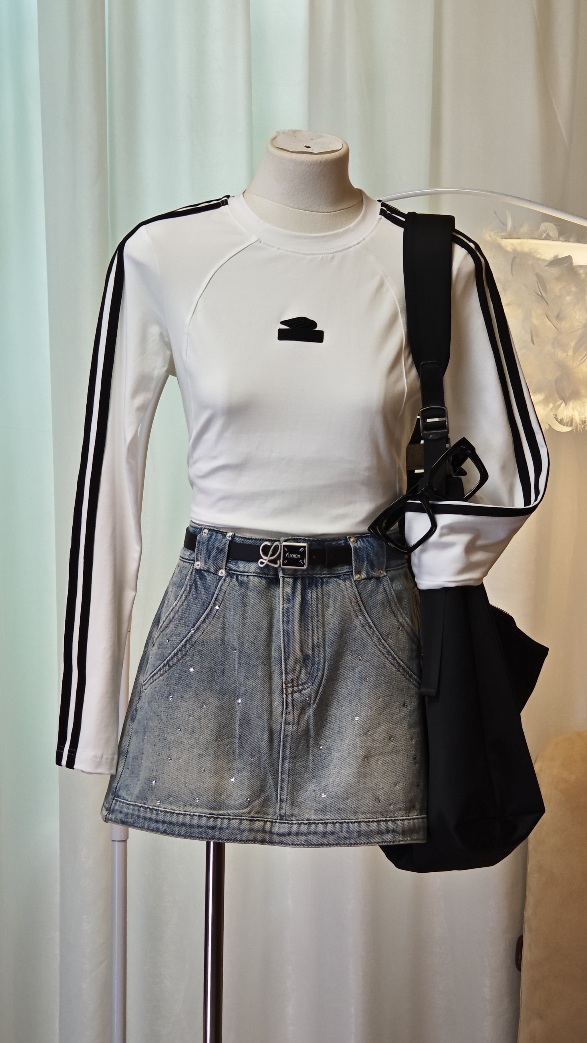 2025年新款洋气烫钻宽松显瘦复古高腰裤裙 8173