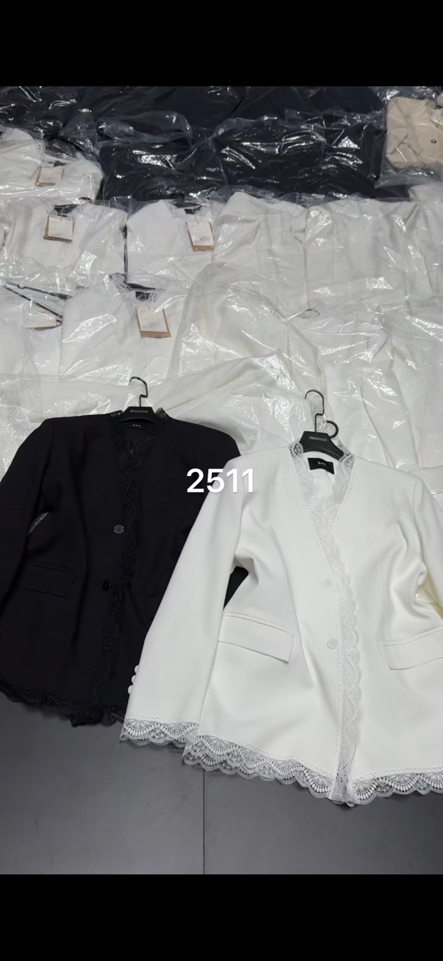 春装新款蕾丝拼西装