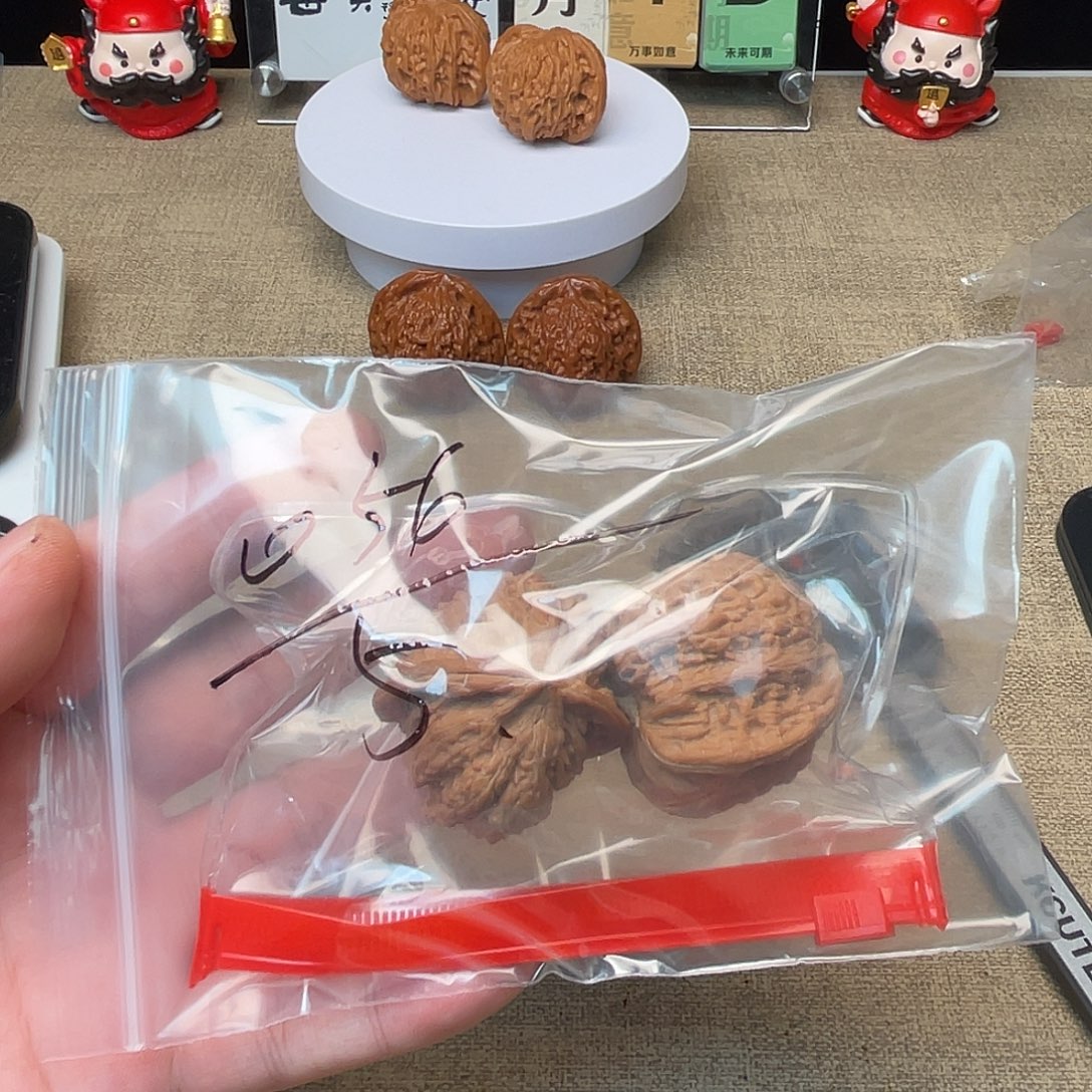 文玩核桃吊坠37密纹