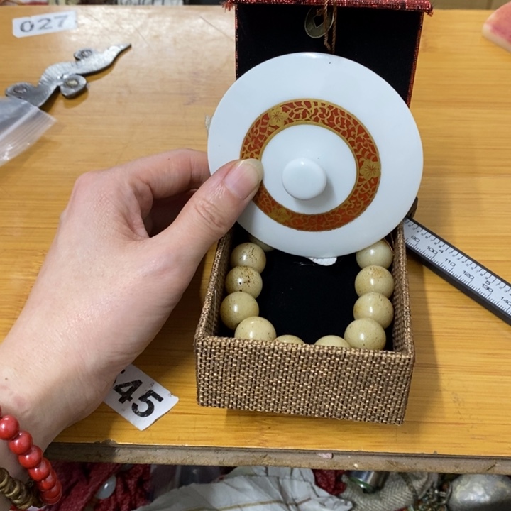 瓷片哈中古工艺品一件