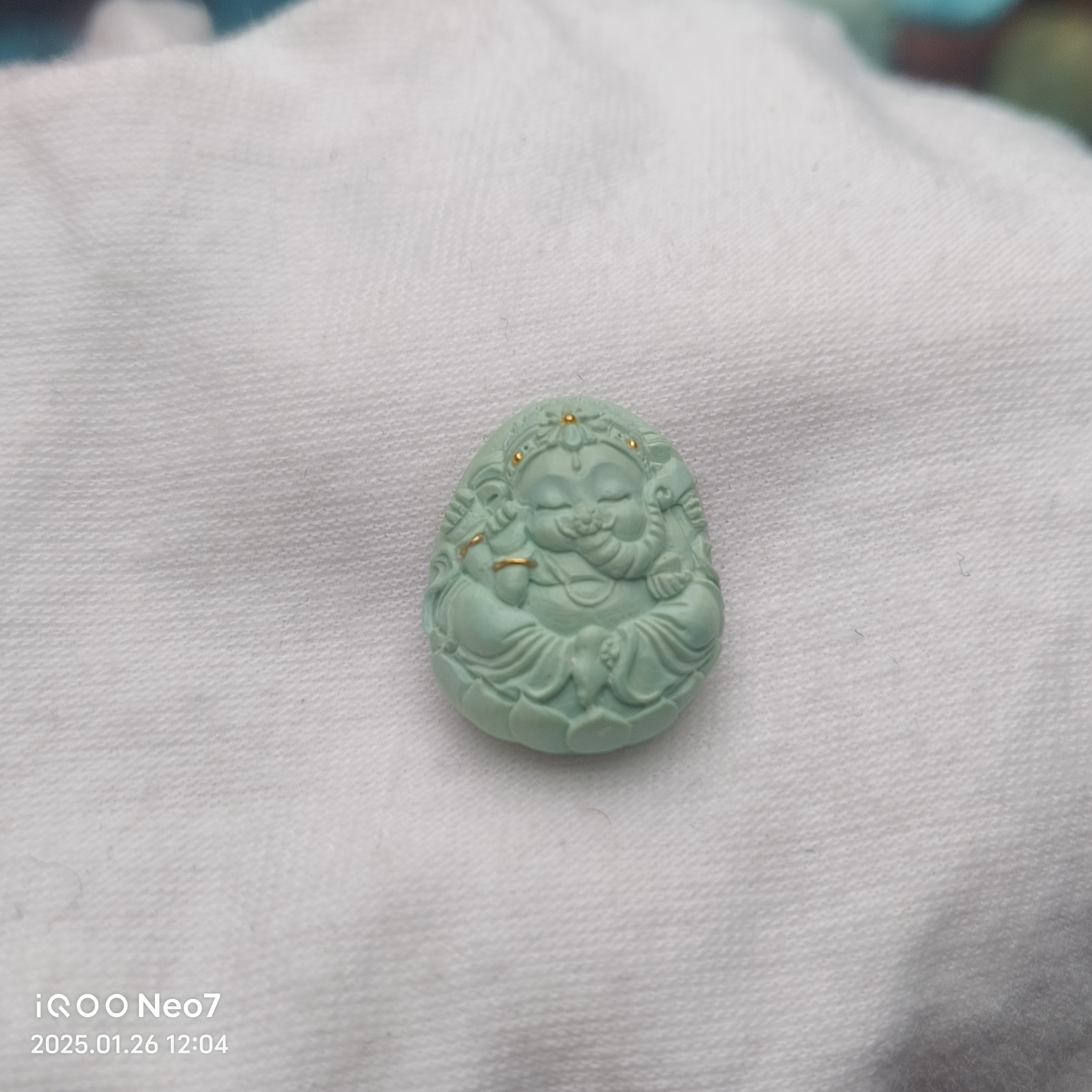 原矿绿松石雕刻象