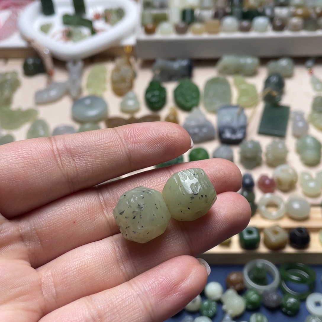 @***s和田玉未镶嵌颈饰