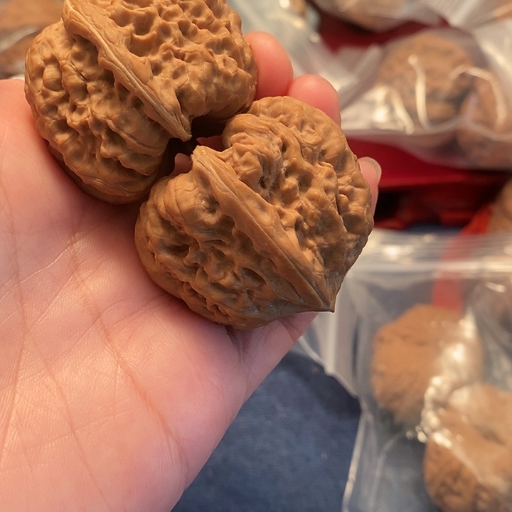【闪购商品】文玩核桃吊坠好**习奥迪
