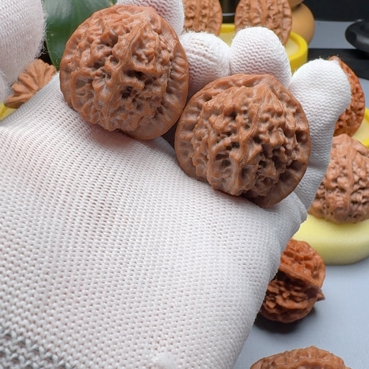 核桃福利瓷娃娃文玩