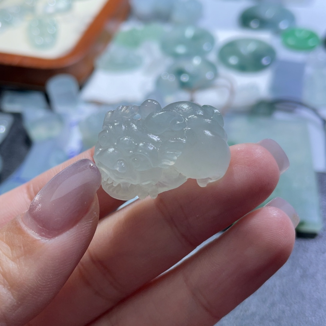定制翡翠未镶嵌貔貅