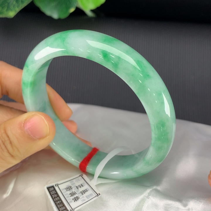 翡翠手镯未镶嵌正圈58