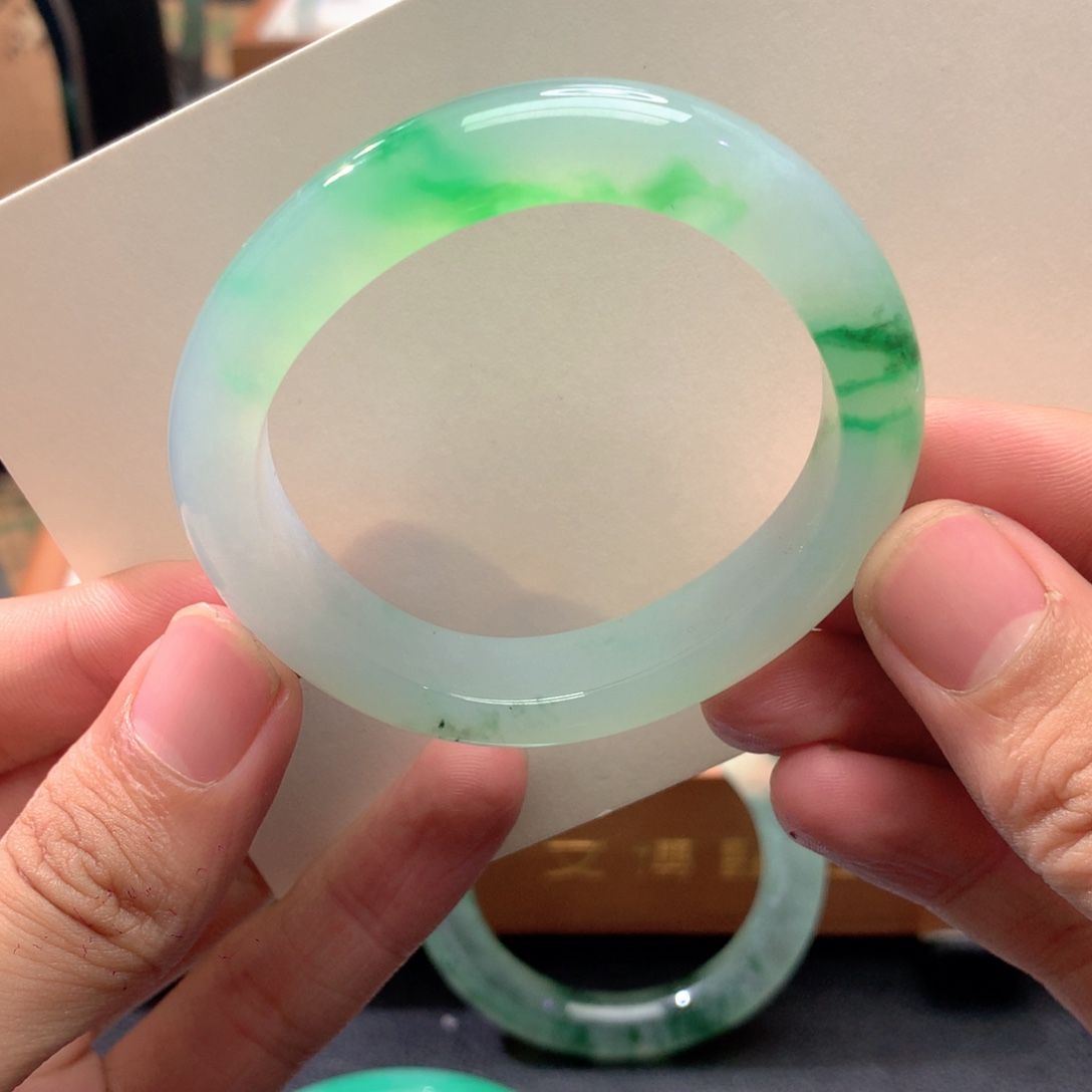 翡翠未镶嵌手镯贵妃52