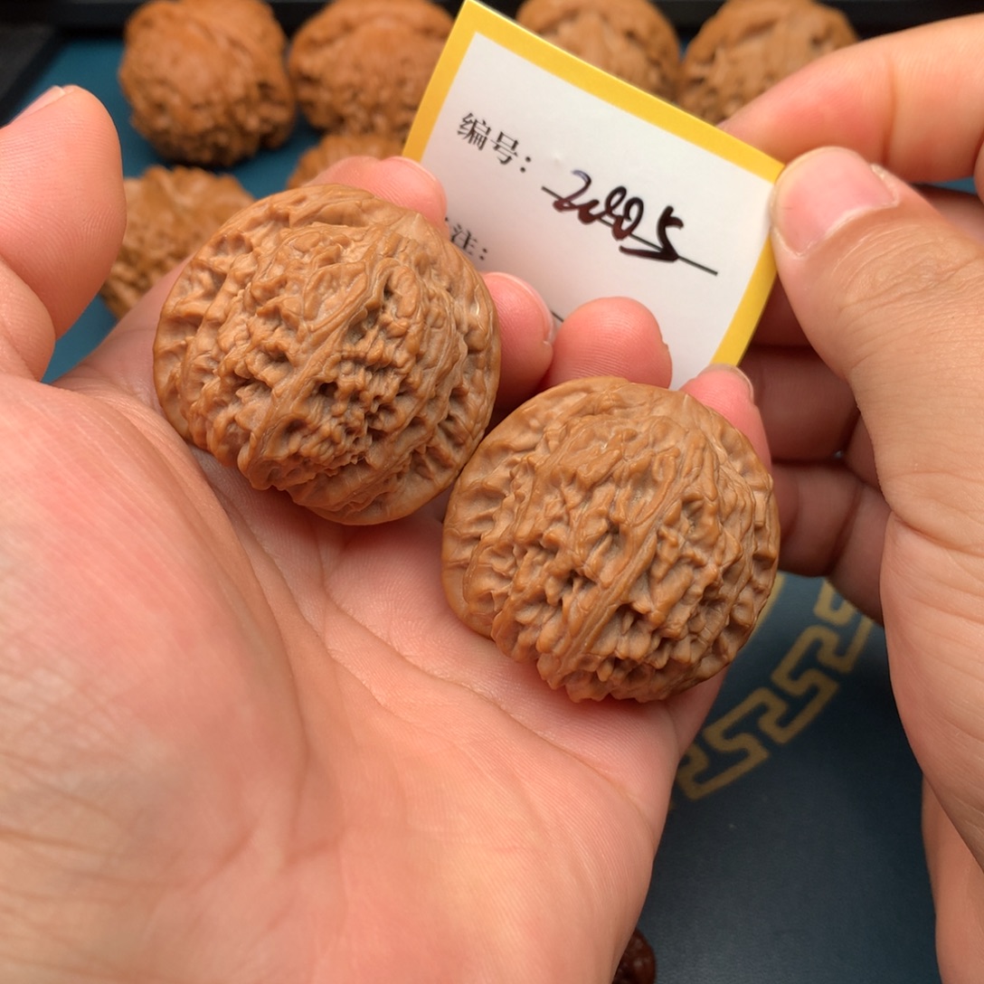 文玩核桃把件40.5全品核老闷2005