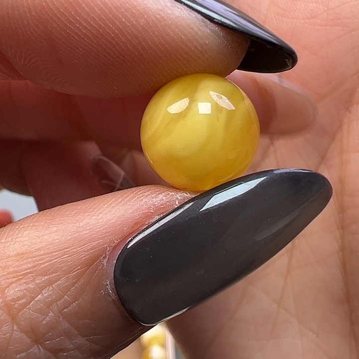 蜜蜡未镶嵌珠宝奇石