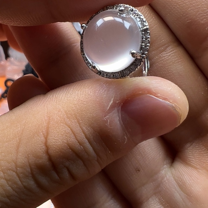 石英质玉合金项圈