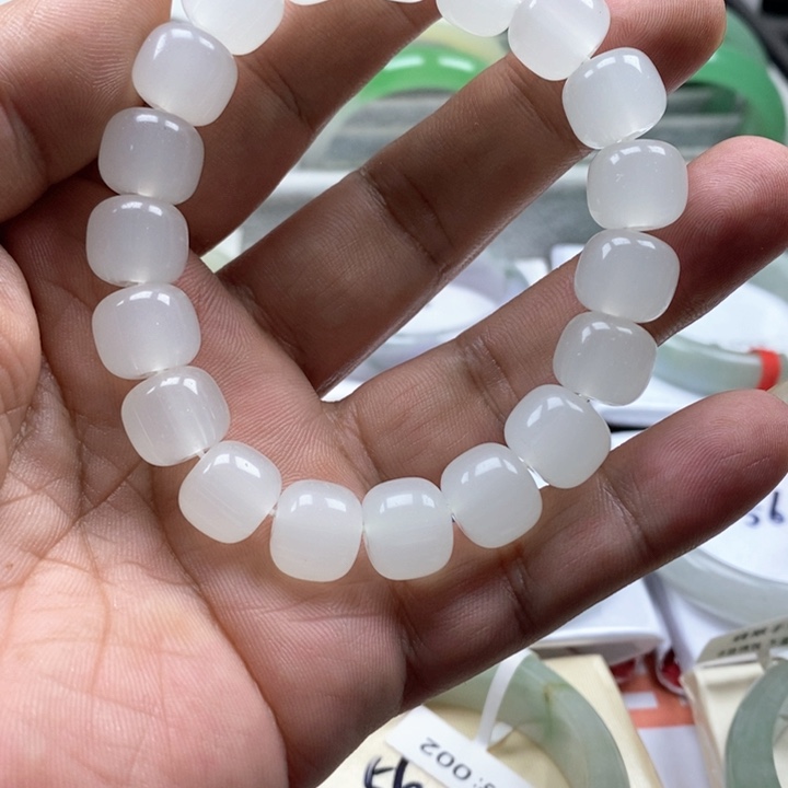 翡翠未镶嵌颈饰手串