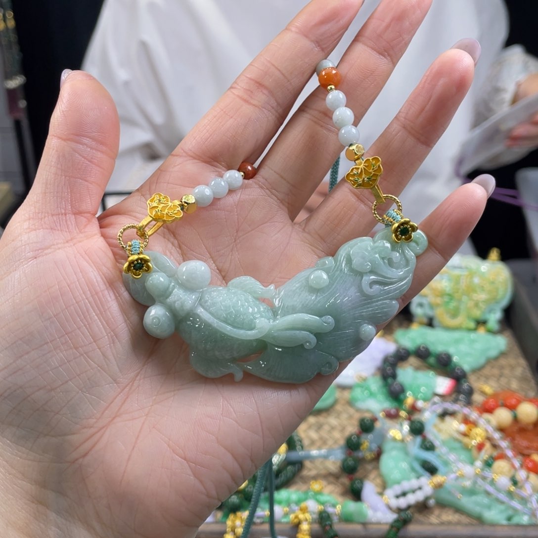 翡翠颈饰未镶嵌代编织