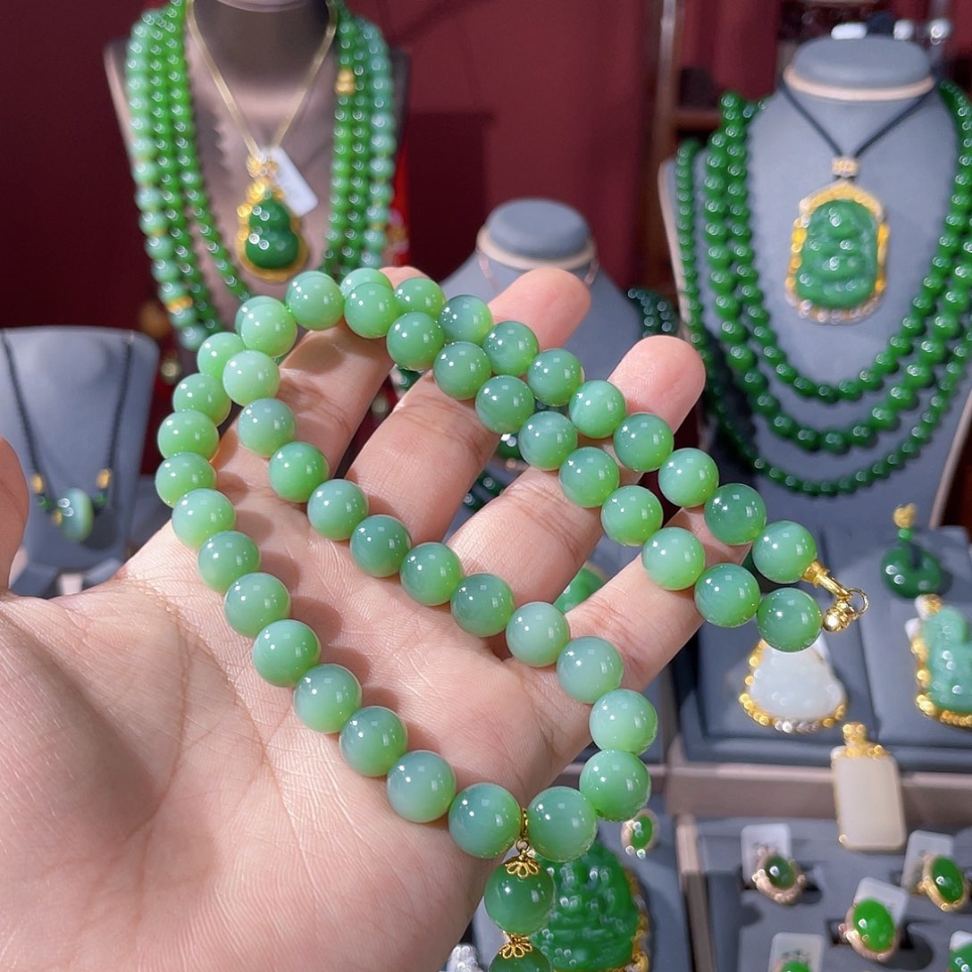 和田玉（碧玉）18K金镶嵌吊坠