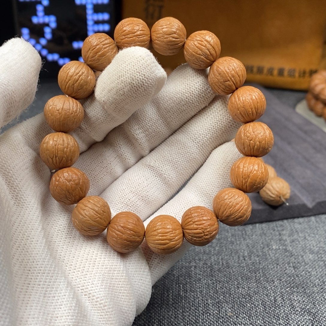 猴头核桃吊坠13.8-14.1凤羽