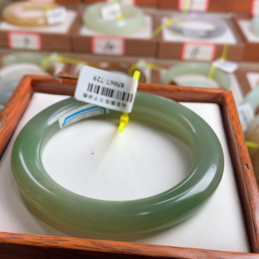 【闪购商品】和田玉手镯未镶嵌56.5