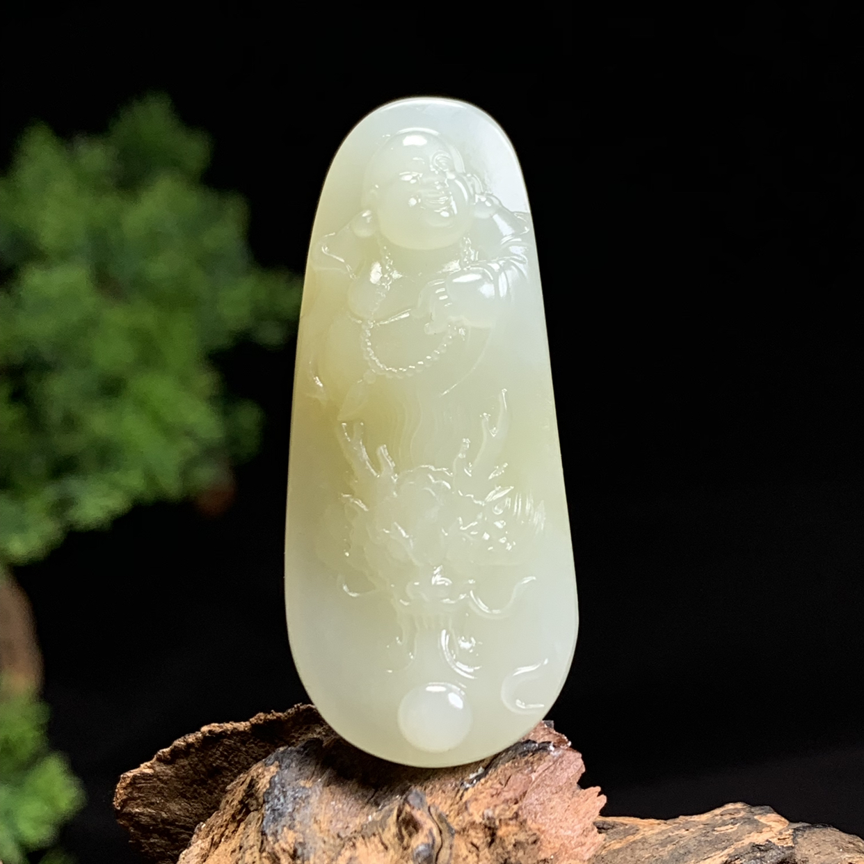 天然新疆和田玉佛公吊坠尺寸50*22*10重量18克