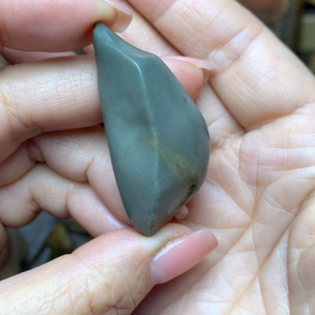 46899653246886434688