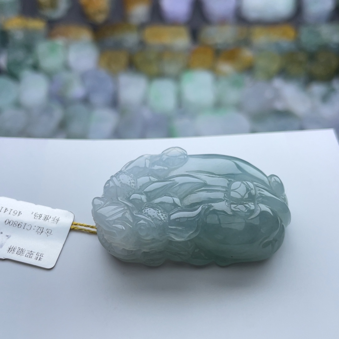 翡翠未镶嵌颈饰貔貅