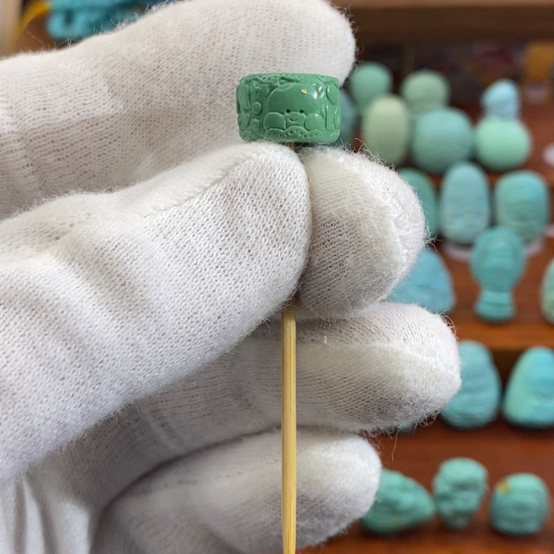 绿松石未镶嵌珠宝奇石