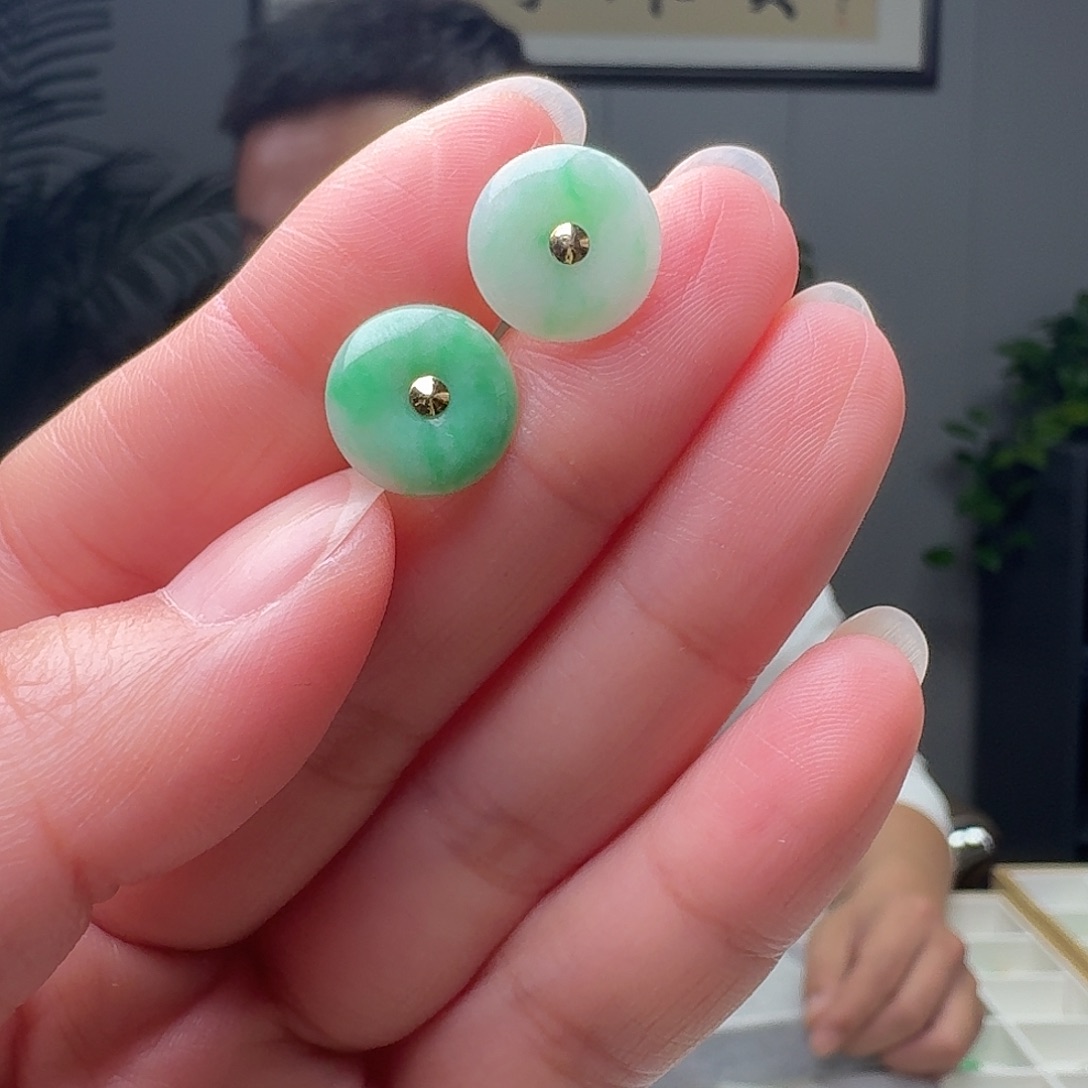 翡翠18K金镶嵌耳饰天然