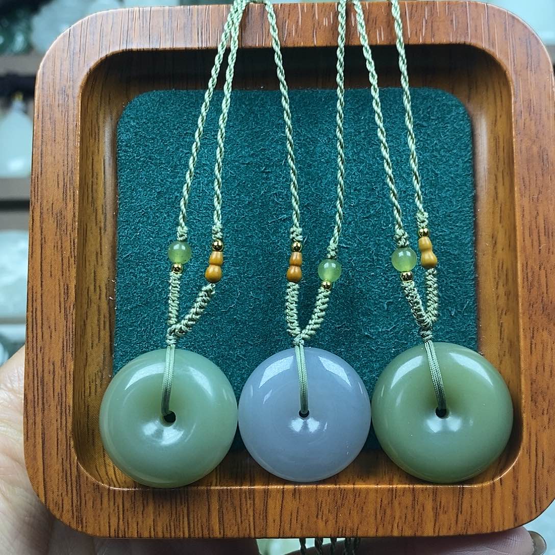 和田玉未镶嵌颈饰25mm精品平安扣多样性