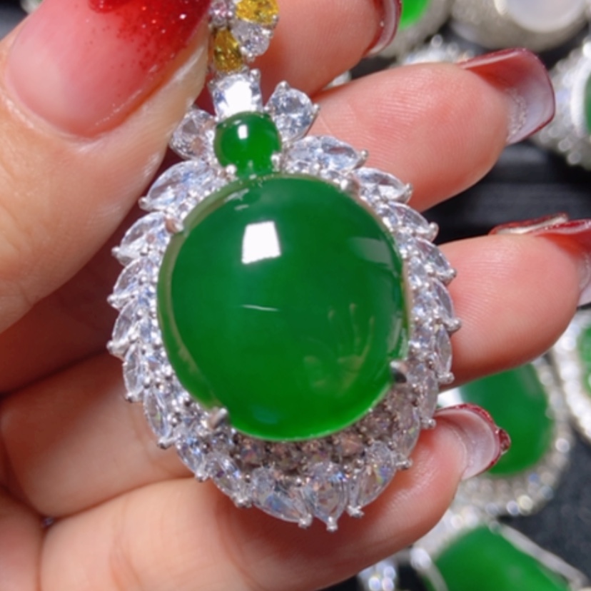 【闪购商品】翡翠颈饰银S925镶嵌翡翠