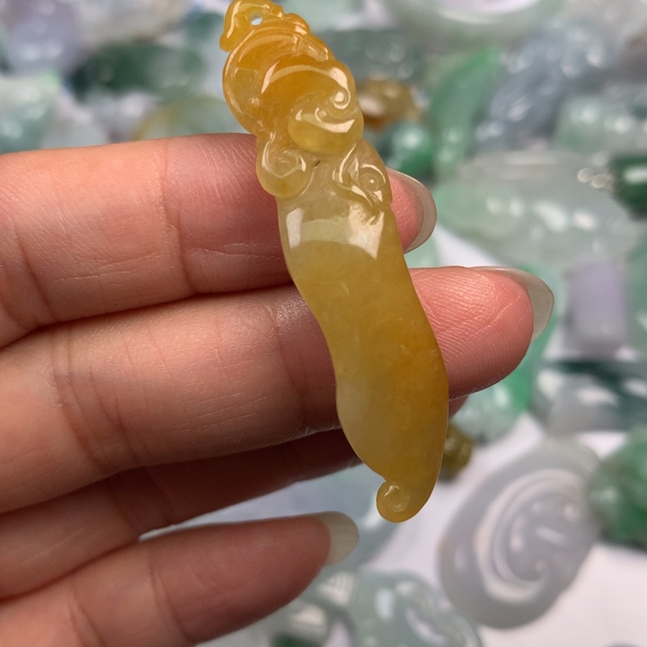 翡翠未镶嵌颈饰翡翠