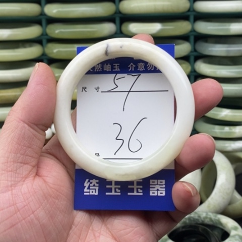 未镶嵌蛇纹石玉手镯