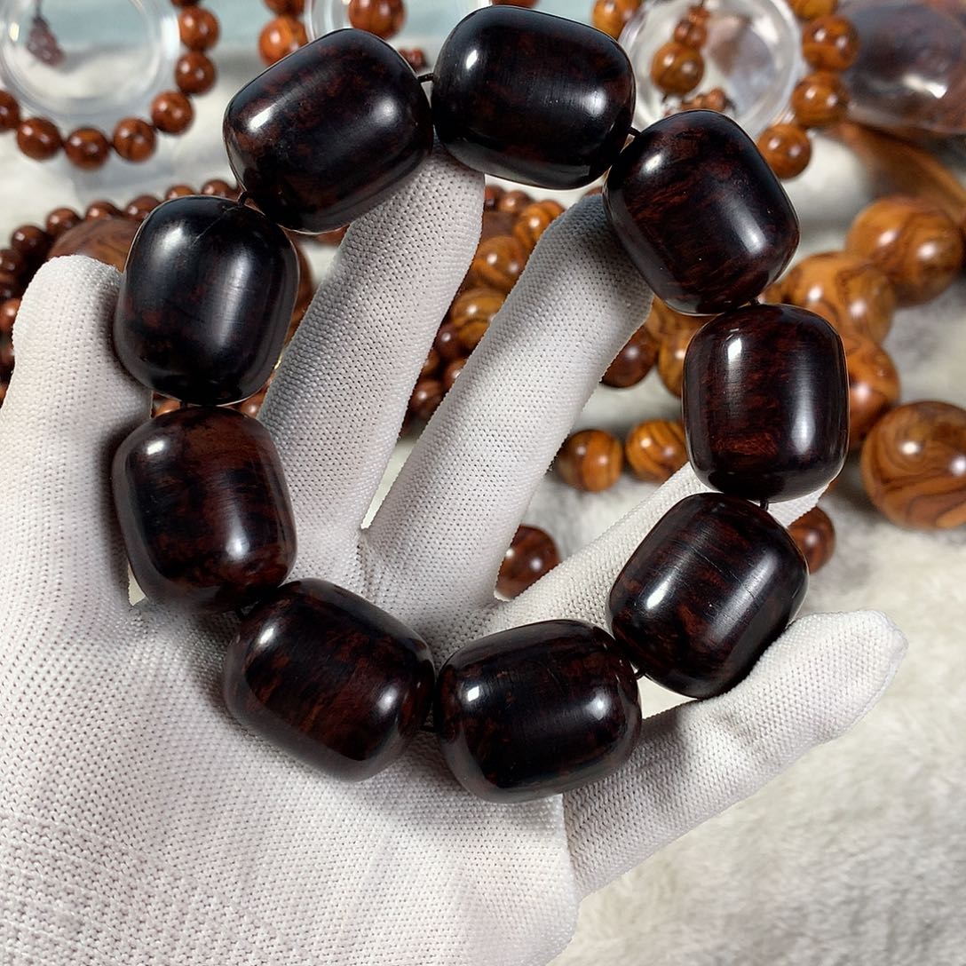 荣***光大果紫檀（缅甸花梨）3.0*2.4桶珠