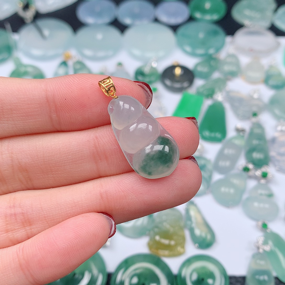 翡翠颈饰18K金镶嵌天然翡翠