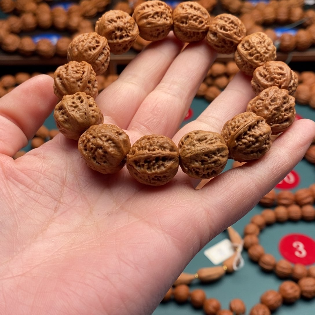 文玩核桃手串18尺寸龙脊八棱