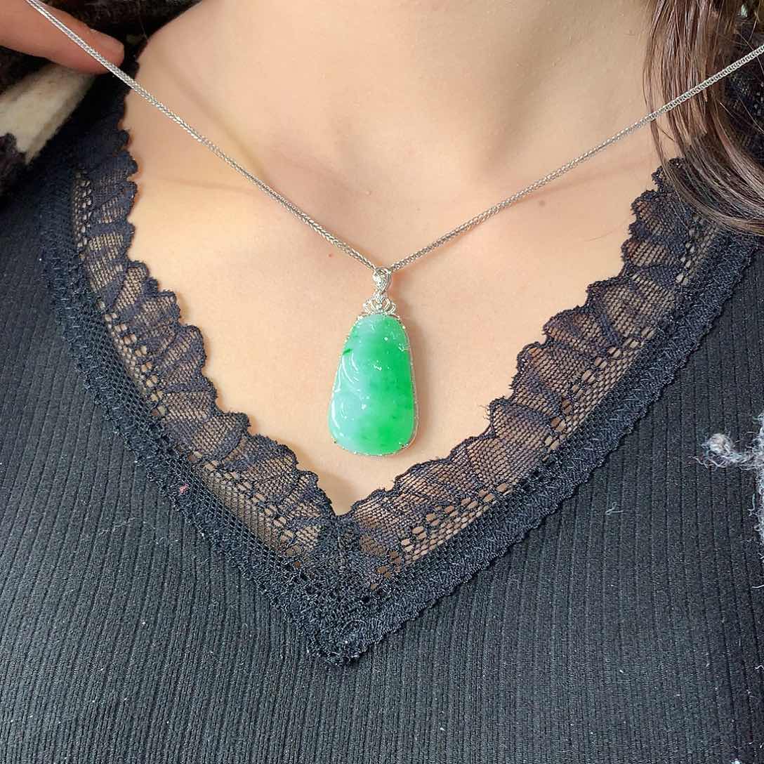 翡翠吊坠(赠链)18K金镶嵌