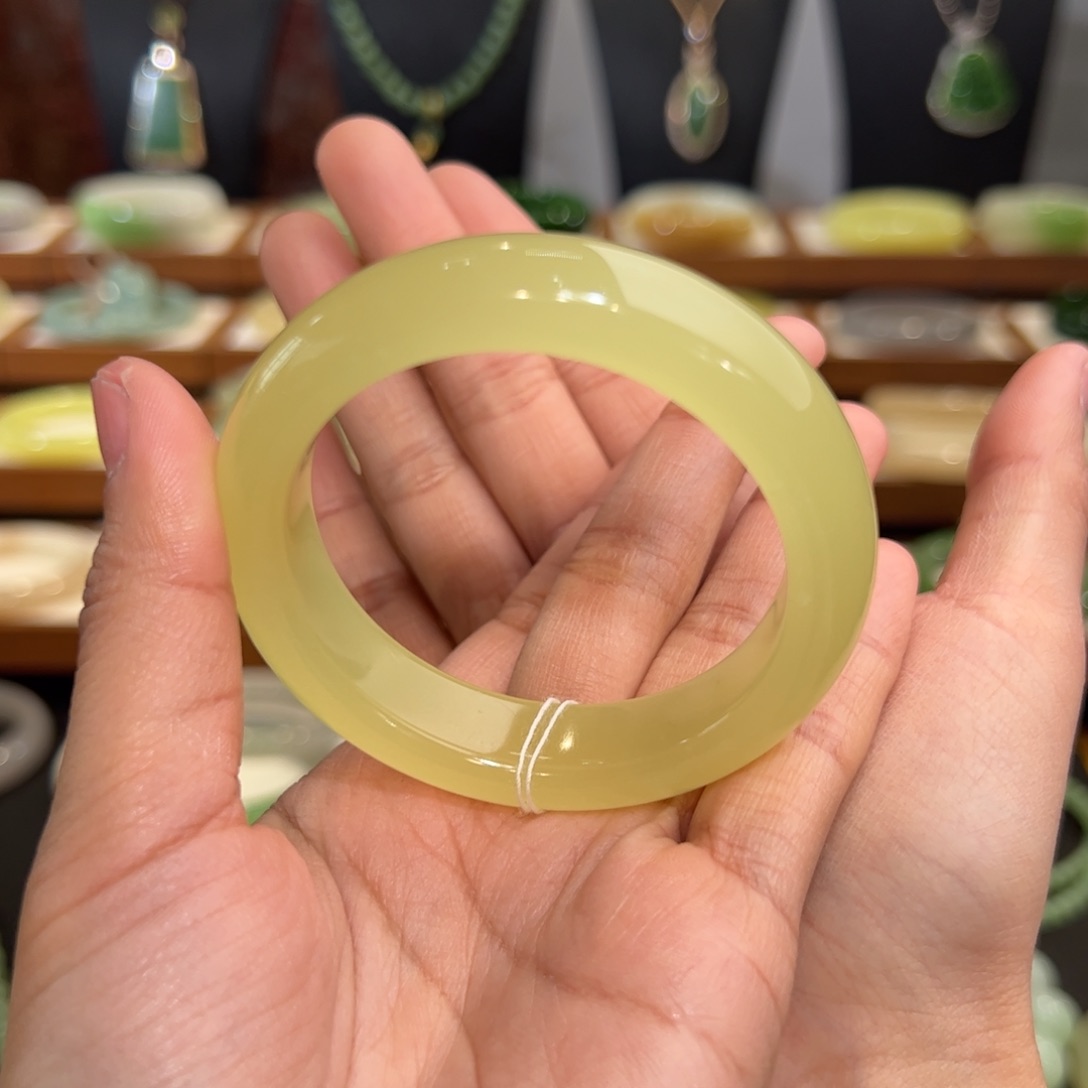 和田玉手镯未镶嵌新疆若羌高冰黄口52