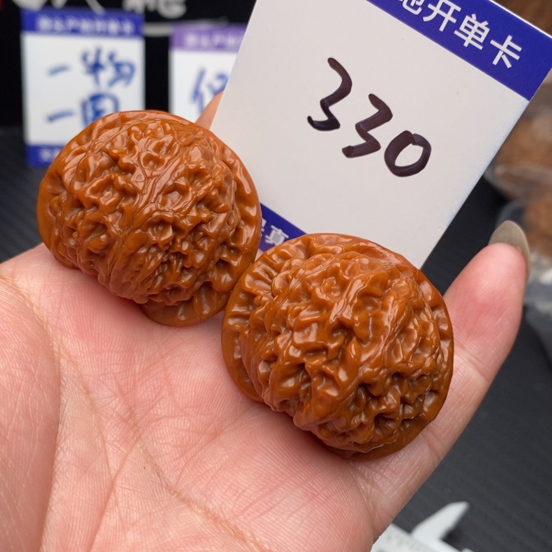 桃核把件宫灯38omomoww
