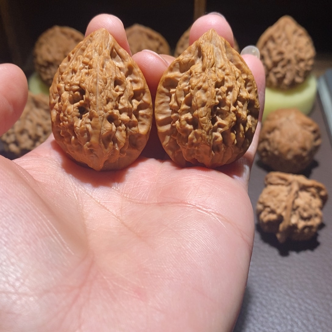 文玩核桃吊坠原树十三陵