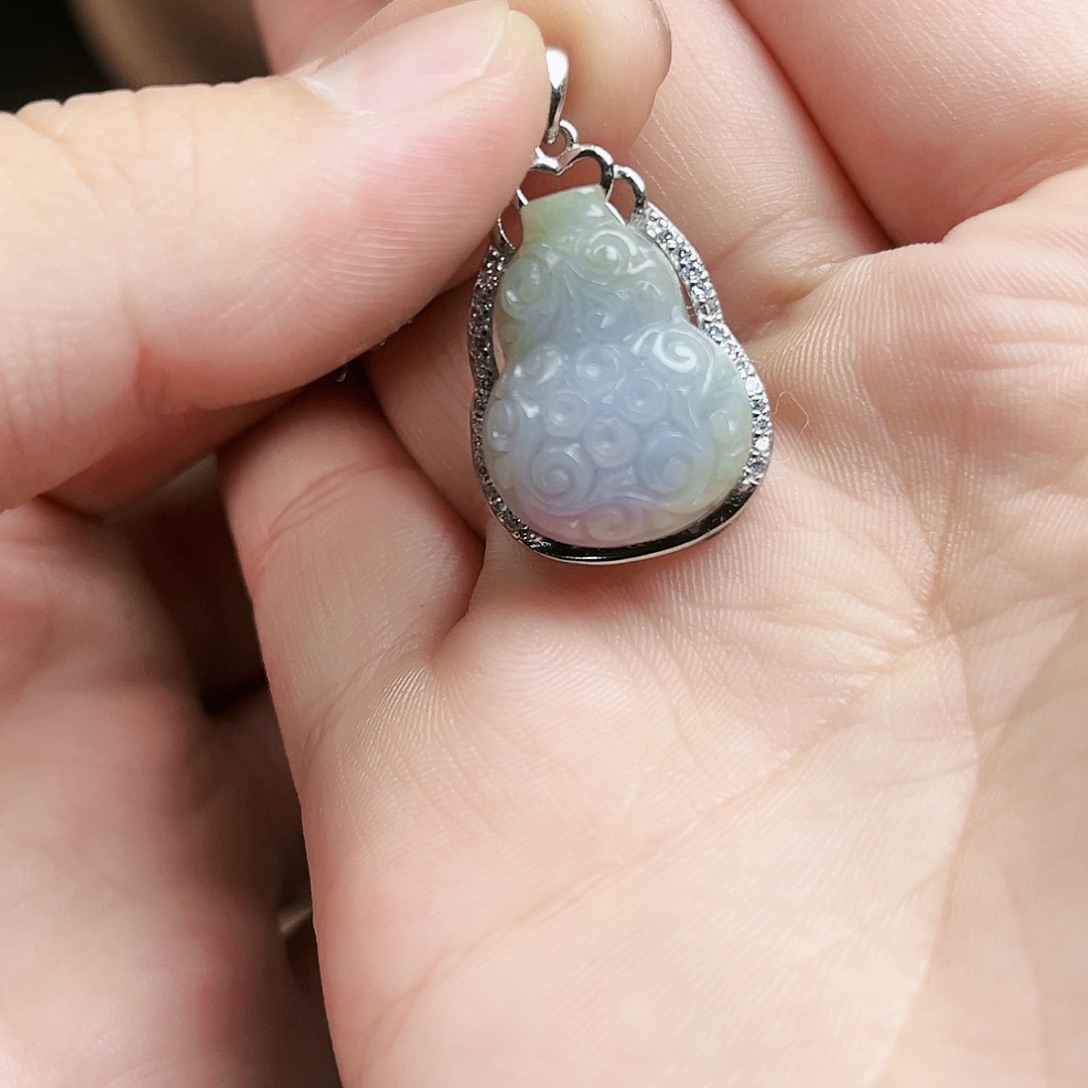 翡翠颈饰未镶嵌吊坠