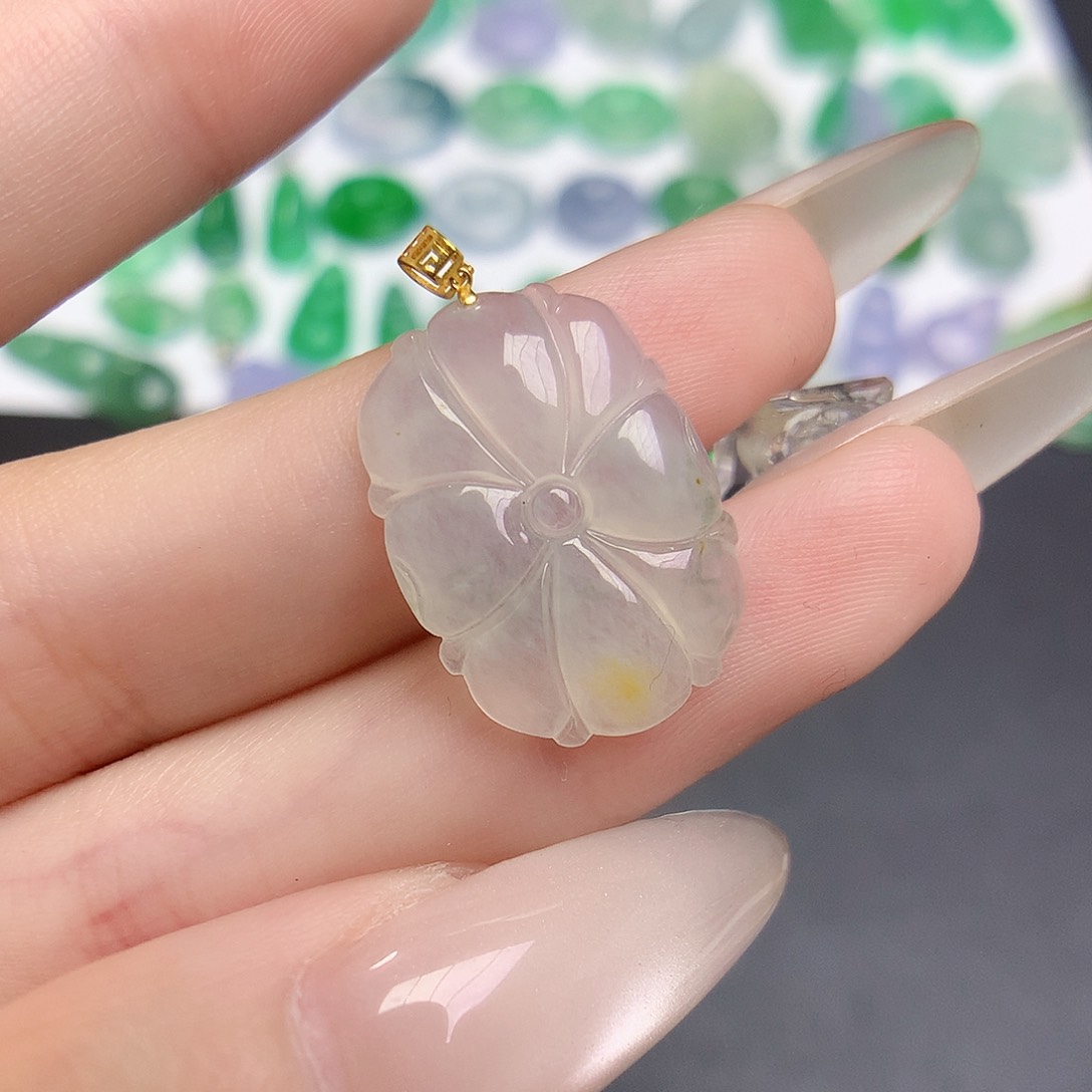 翡翠18K金镶嵌颈饰888888888888