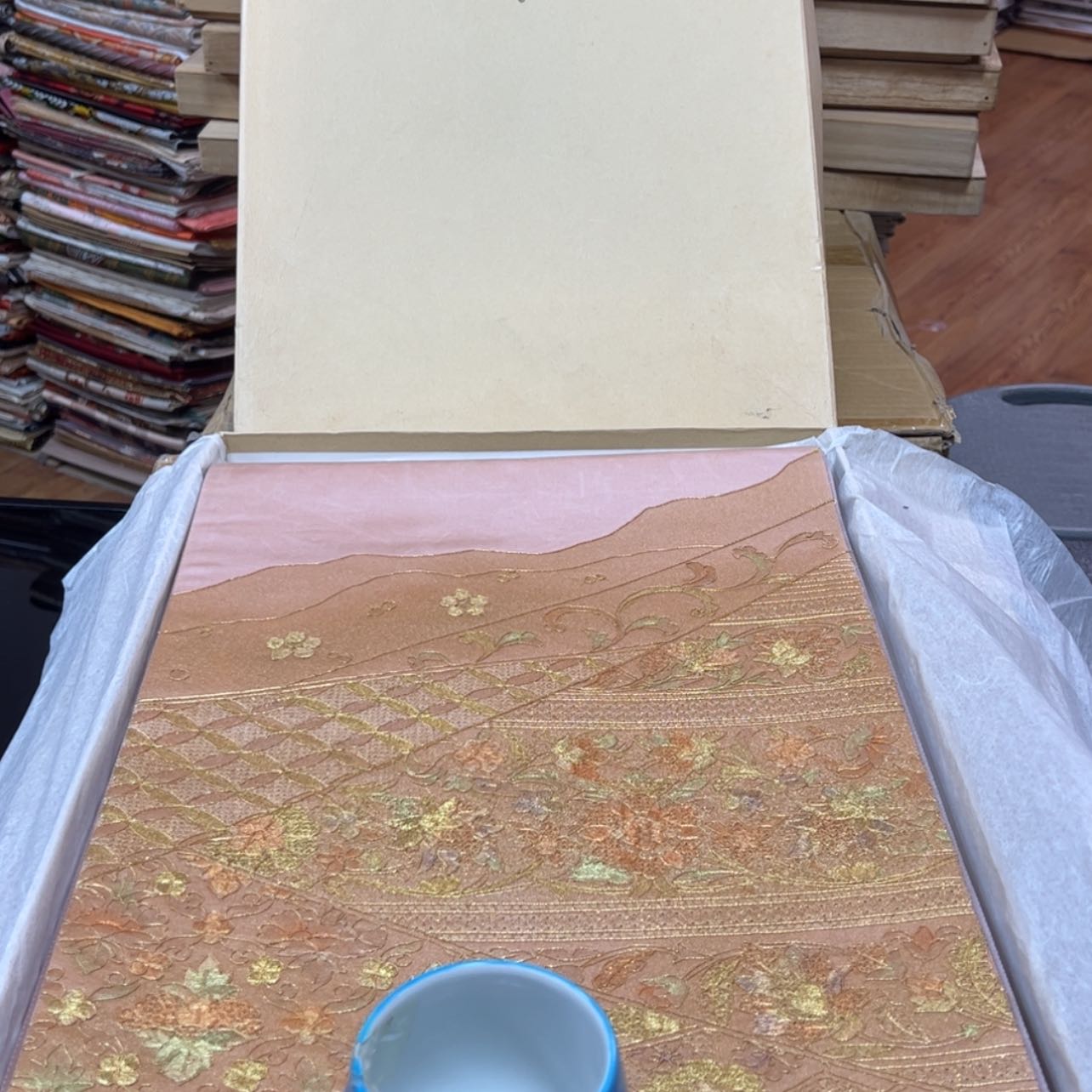 【闪购商品】臻*陶瓷马克杯带盖勺