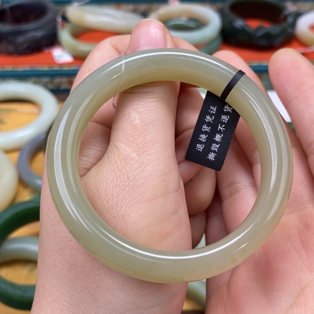 和田玉未镶嵌手镯54