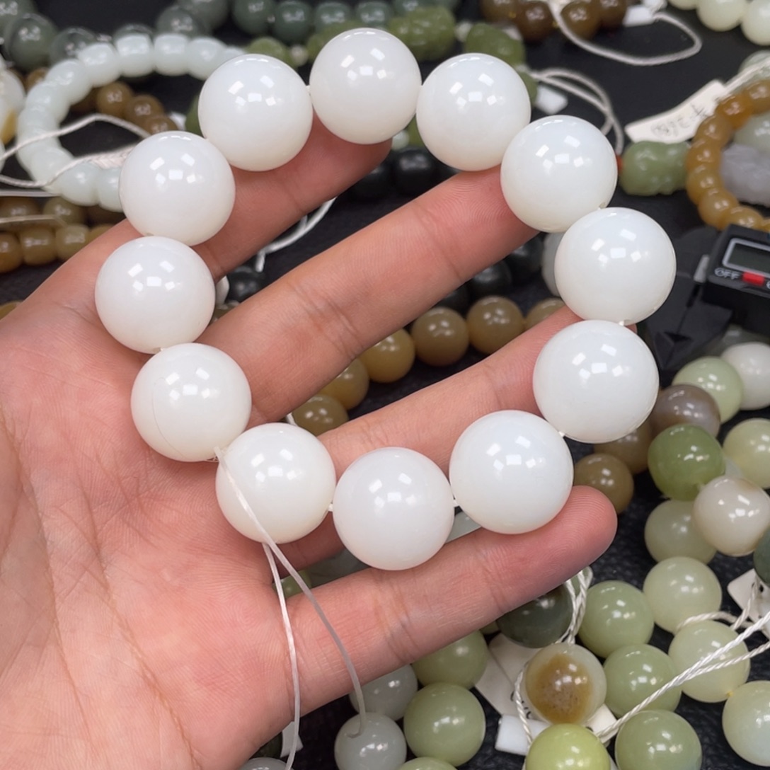 铭***哥和田玉未镶嵌手链