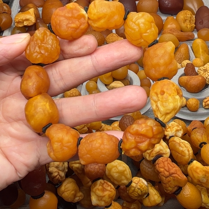 琥珀未镶嵌裸石天然蜜蜡手串