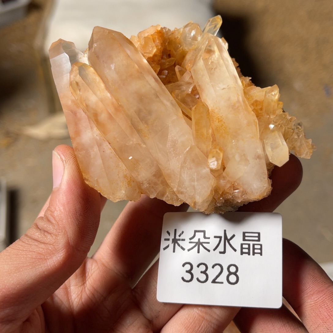 自***姐未镶嵌水晶珠宝半成品