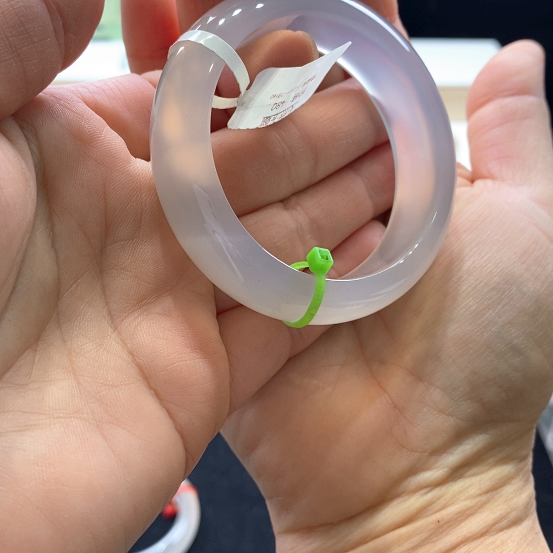 玛瑙/玉髓手镯未镶嵌圆****王