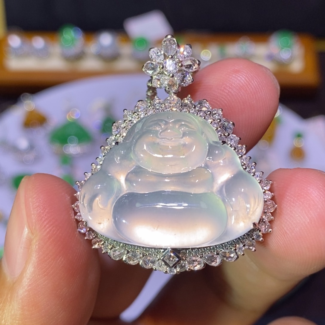 【闪购商品】颈饰18K金镶嵌翡翠