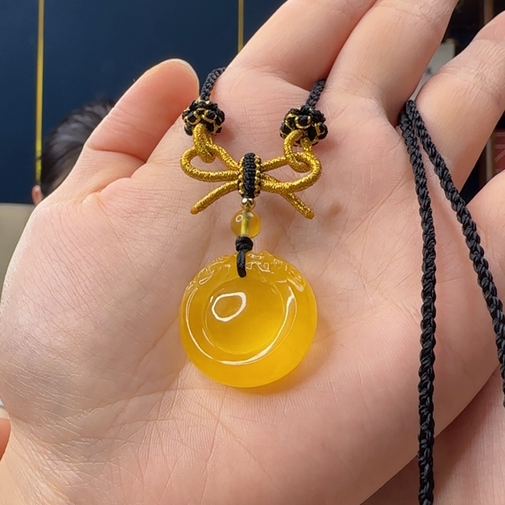 未镶嵌吊坠(赠链)蜜蜡